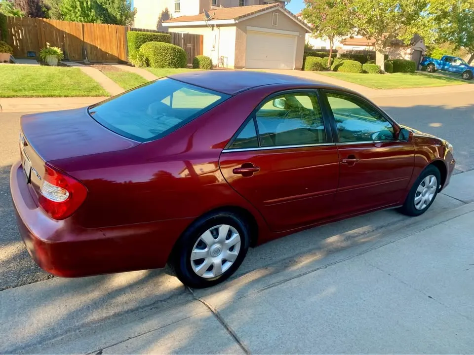 2002 Toyota camry - AUTOMOBILE - United States