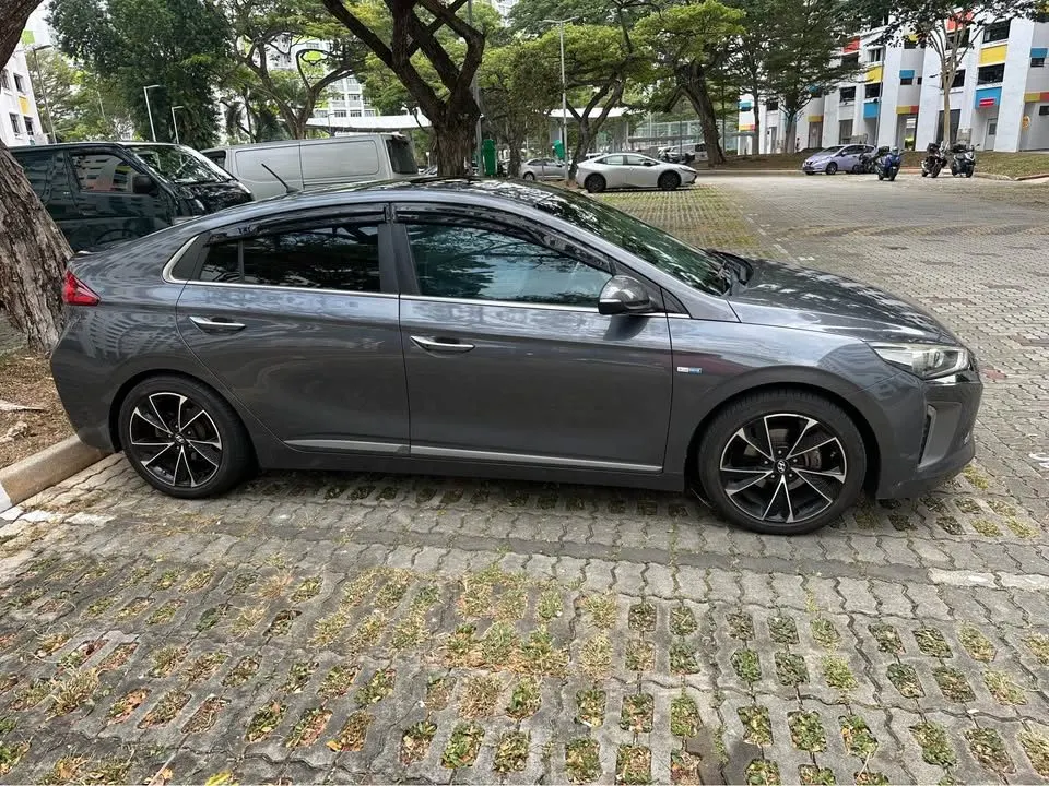 Hyundai Ioniq Hybrid 1.6 Sunroof - AUTOMOBILE - Singapore - Singapore