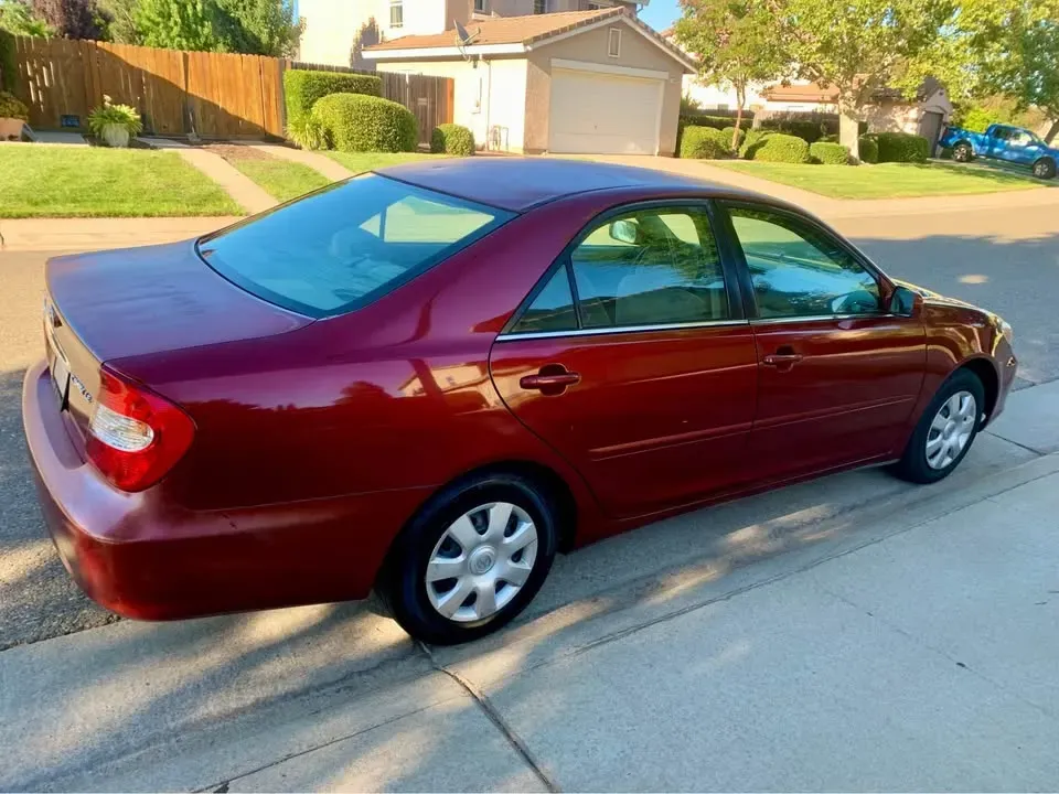 2002 Toyota camry - AUTOMOBILE - United States