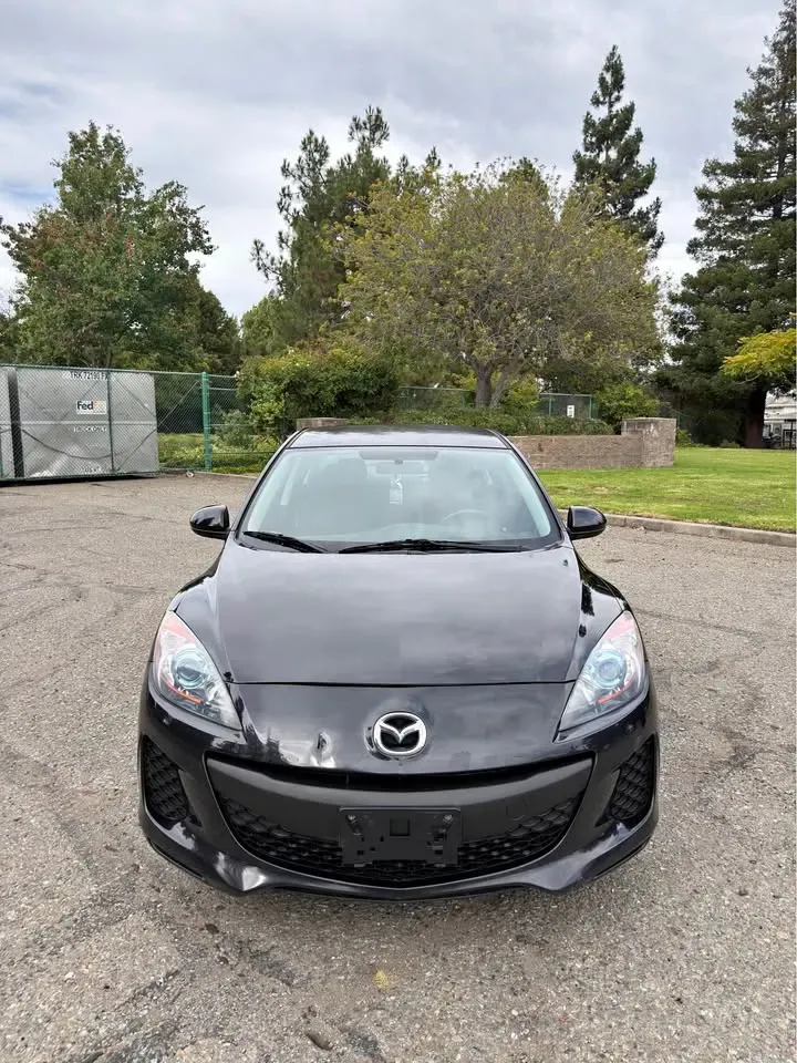 2013 Mazda mazda3 - AUTOMOBILE - United States