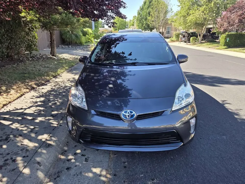 2015 Toyota prius - AUTOMOBILE - United States