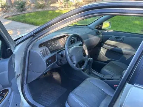 2000 Toyota camry - AUTOMOBILE - United States - Photo 2