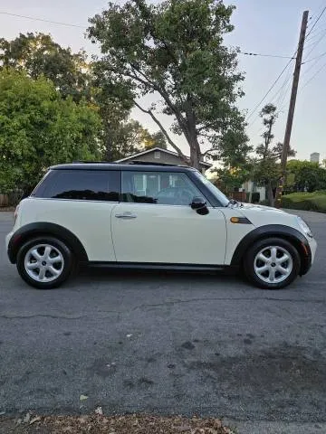 2010 MINI cooper - AUTOMOBILE - United States - Photo 4