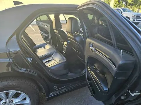 2015 Chrysler 300 - AUTOMOBILE - United States - Photo 3