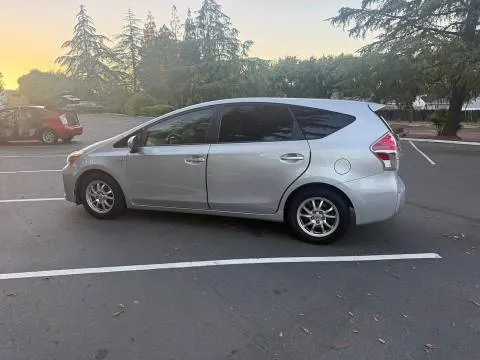 2017 Toyota prius v - AUTOMOBILE - United States - Photo 5