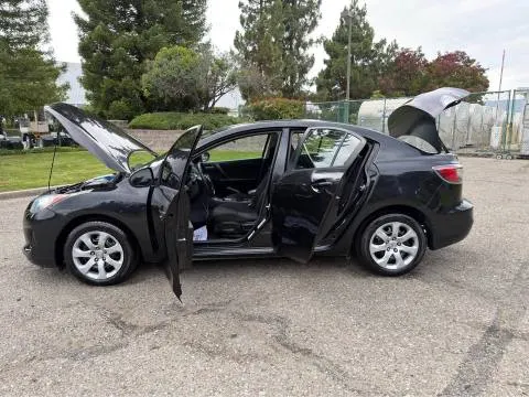 2013 Mazda mazda3 - AUTOMOBILE - United States - Photo 5