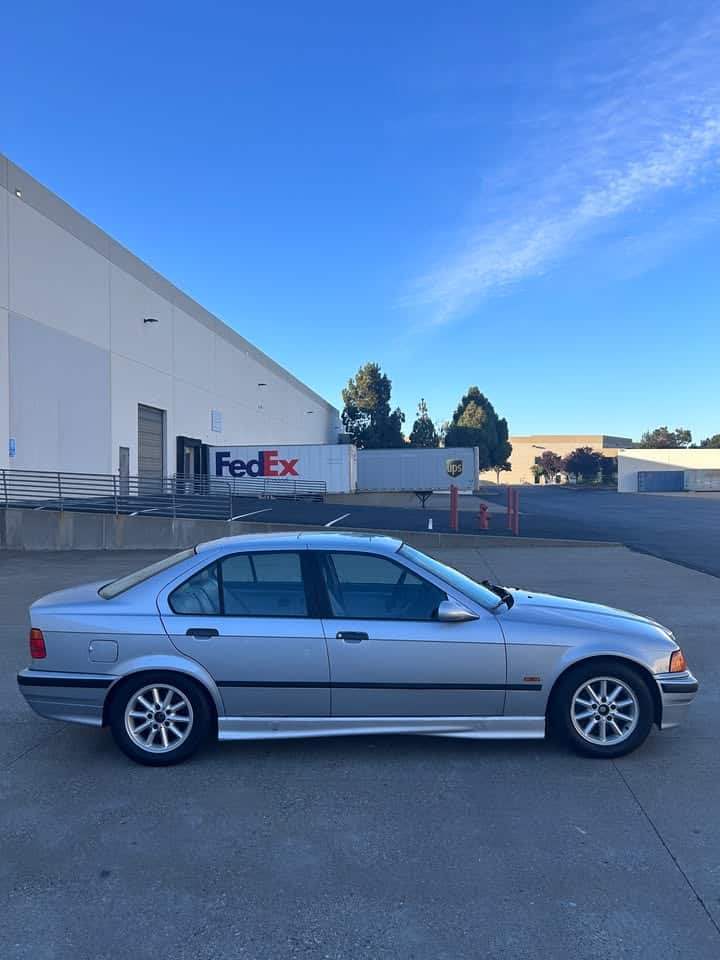 1998 BMW series 3 - AUTOMOBILE - United States - Photo 3