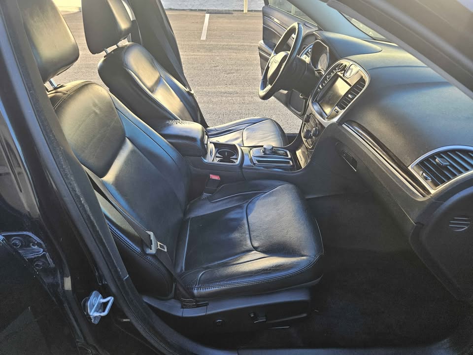 AUTOMOBILE - United States - Photo 2