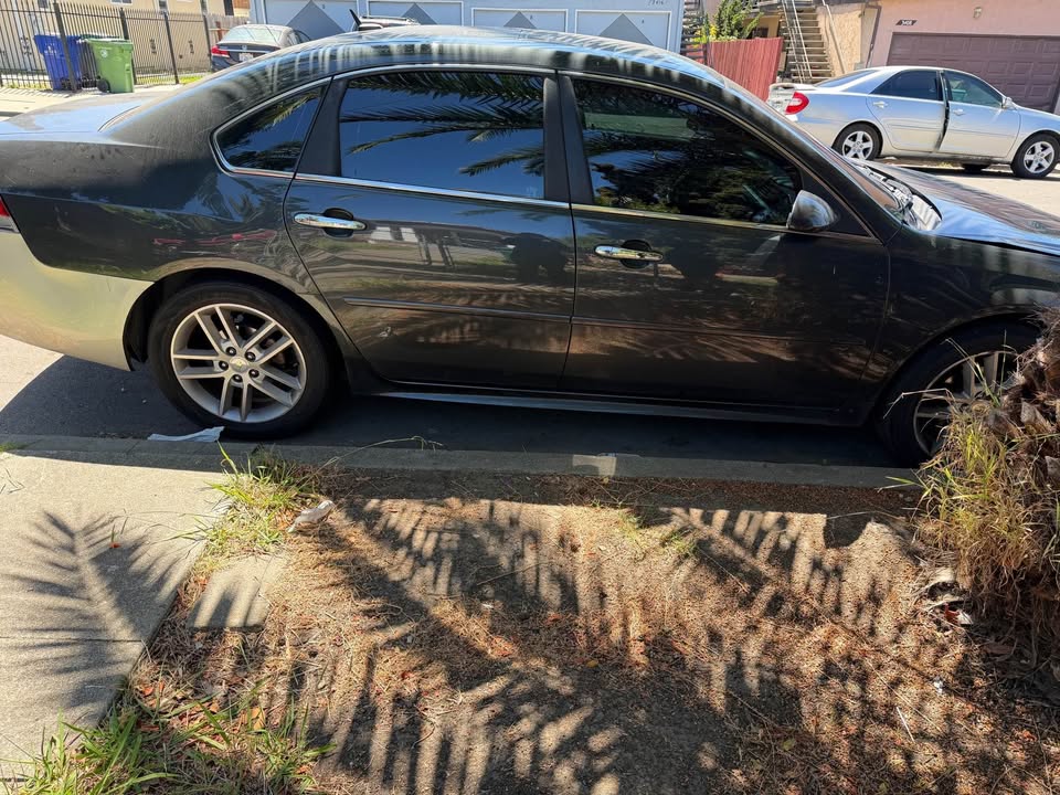 AUTOMOBILE - United States - Photo 2