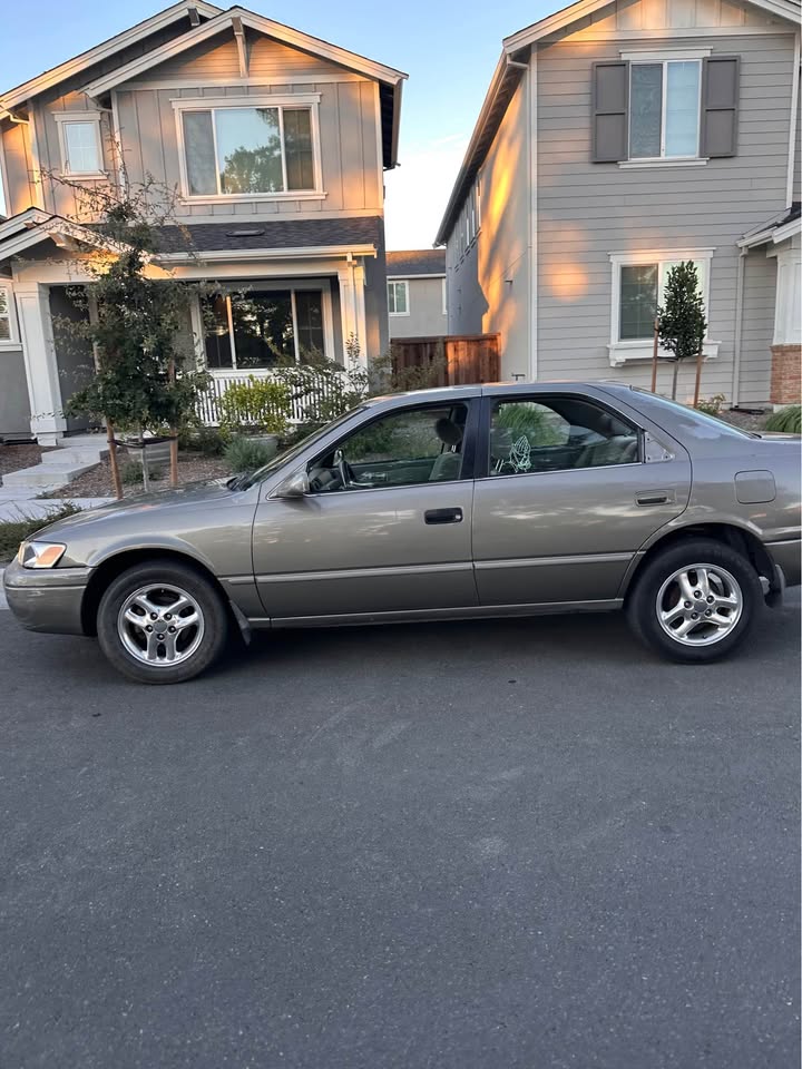 AUTOMOBILE - United States - Photo 3