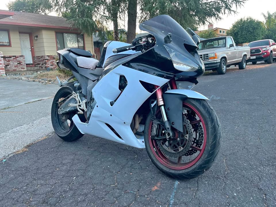 2006 Kawasaki zx6r 636 - MOTORCYCLE - United States - Photo 2