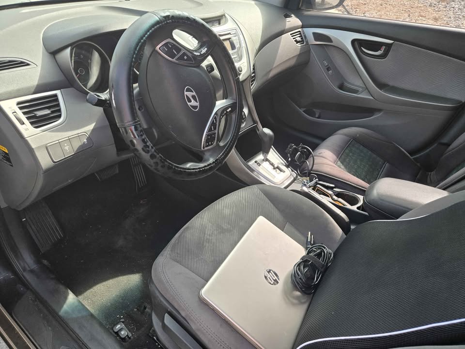 2012 Hyundai elantra - AUTOMOBILE - United States - Photo 3