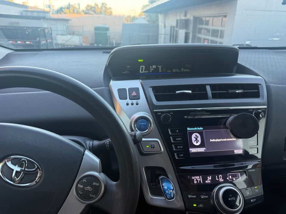 2017 Toyota prius v - AUTOMOBILE - United States - Photo 6