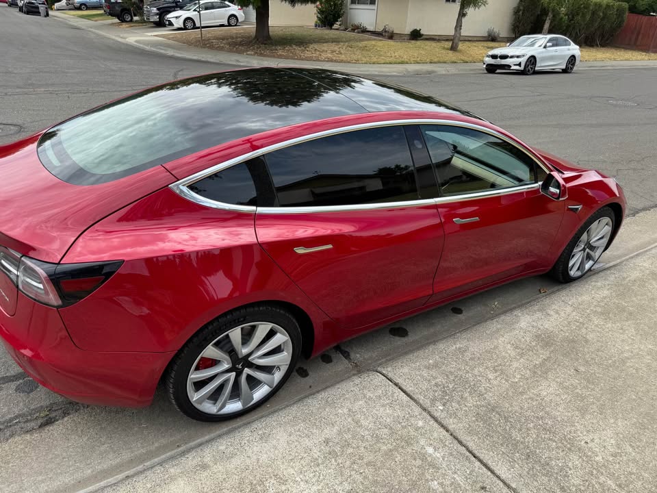 2020 Tesla model 3 - ELECTRIC VEHICLES - United States - Photo 2