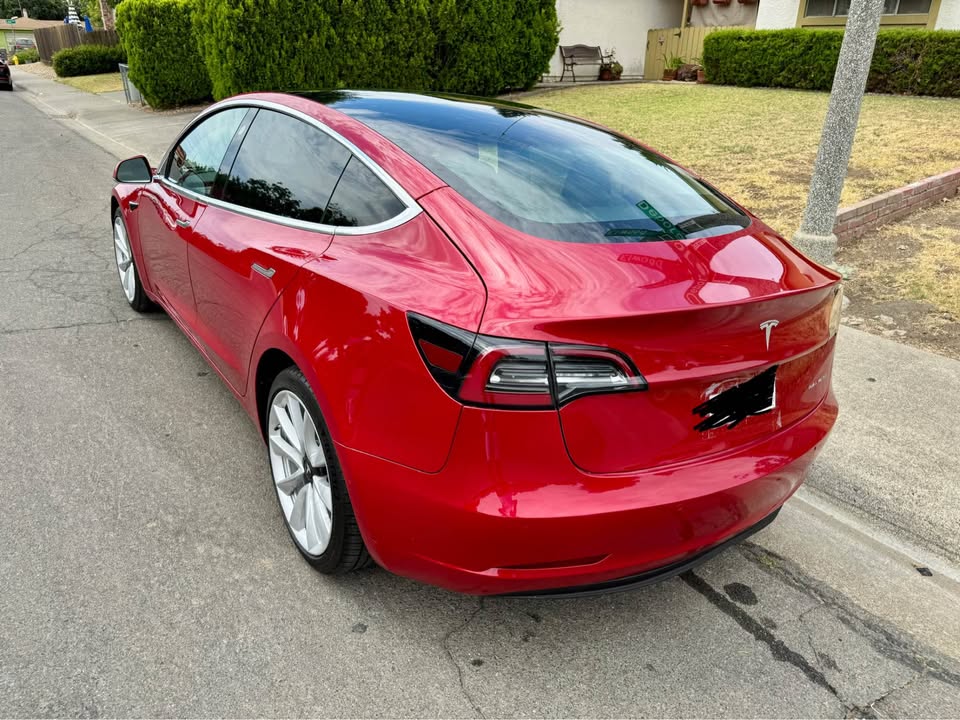 2020 Tesla model 3 - ELECTRIC VEHICLES - United States - Photo 3
