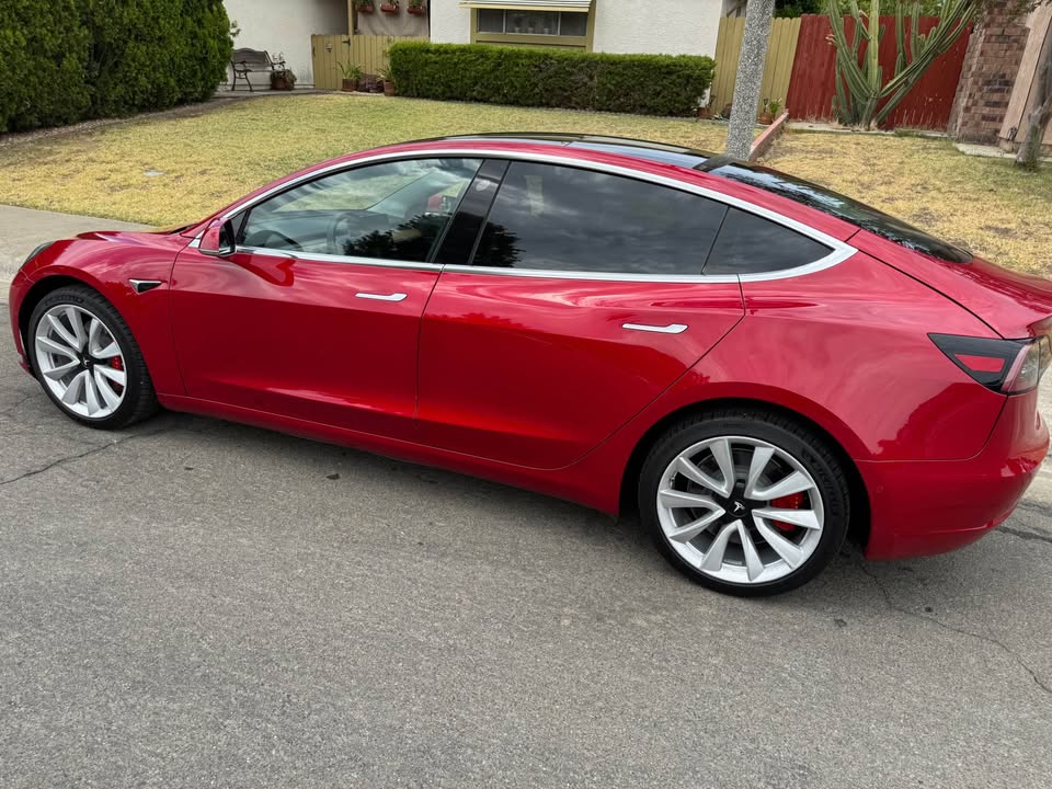 2020 Tesla model 3 - ELECTRIC VEHICLES - United States - Photo 4