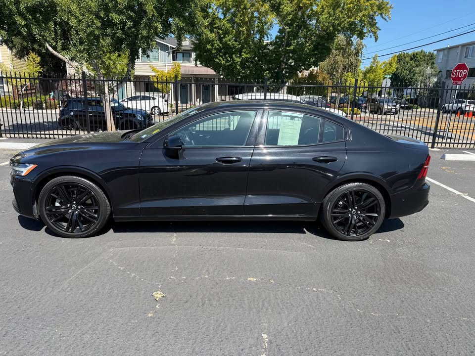 2024 Volvo s60 - AUTOMOBILE - United States - Photo 2