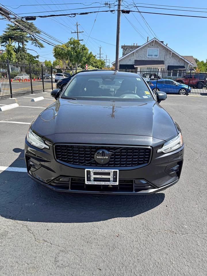 2024 Volvo s60 - AUTOMOBILE - United States - Photo 4